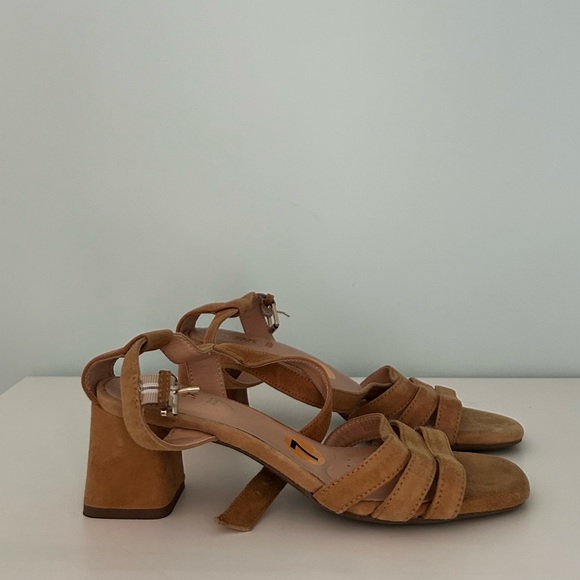 New Geox Tan Suede Block Heel Sandals - Picture 2 of 5